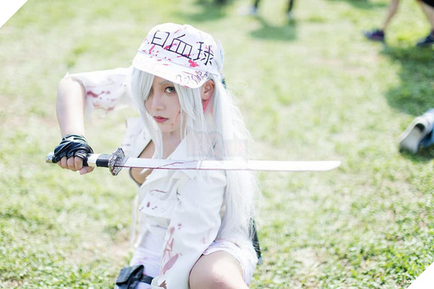 Lạ mắt với cosplay về tế bào Bạch Cầu ngực khủng trong Manga Hataraku Saibou - Ảnh 14.
