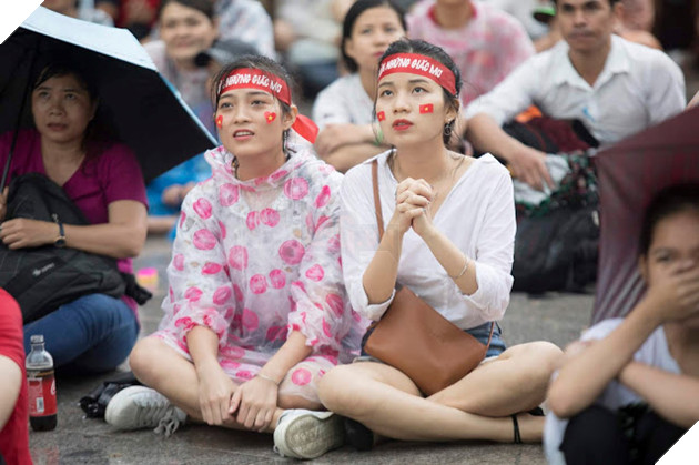 Cảm xúc người hâm mộ trong loạt đấu súng cân não của Olympic Việt Nam 3