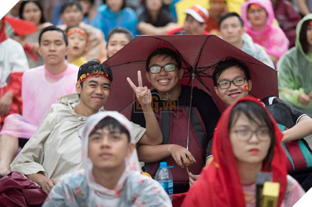 Cảm xúc người hâm mộ trong loạt đấu súng cân não của Olympic Việt Nam 5