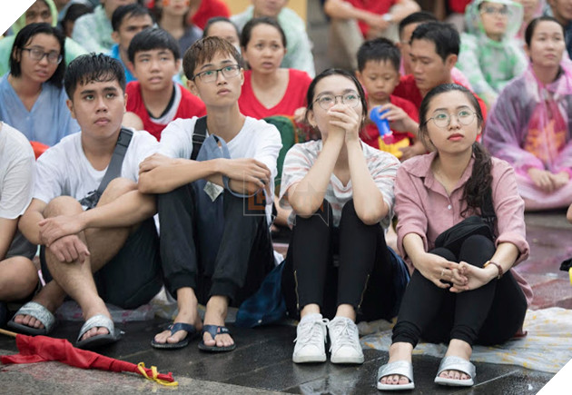 Cảm xúc người hâm mộ trong loạt đấu súng cân não của Olympic Việt Nam 6