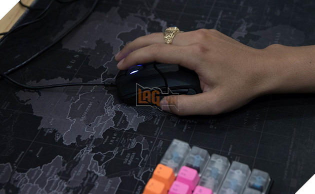 Review Steelseries Sensei 310 - chú chuột chơi game phù hợp với mọi đối tượng 9