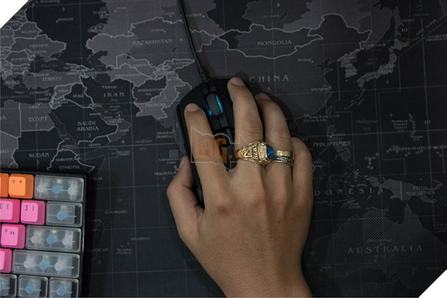 Review Steelseries Sensei 310 - chú chuột chơi game phù hợp với mọi đối tượng 10