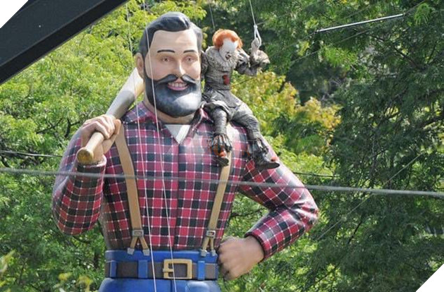 Gã hề Pennywise quay trở lại reo rắc nỗi sợ hãi cho mọi người trong ảnh hậu trường It: Chapter 2 - Ảnh 2.