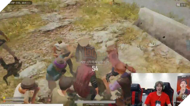 Có idol nào khổ như Baekhyun (EXO), bị cậu em Sehun (EXO) và fan... đánh hội đồng trong game online - Ảnh 4.