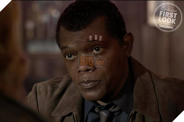 Tung tạo hình kín cổng cao tường gần sát nguyên mẫu, Captain Marvel bị chê kém sexy - Ảnh 8.