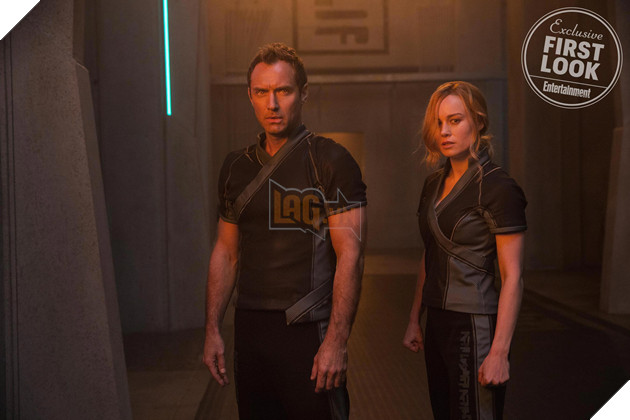 Tung tạo hình kín cổng cao tường gần sát nguyên mẫu, Captain Marvel bị chê kém sexy - Ảnh 12.