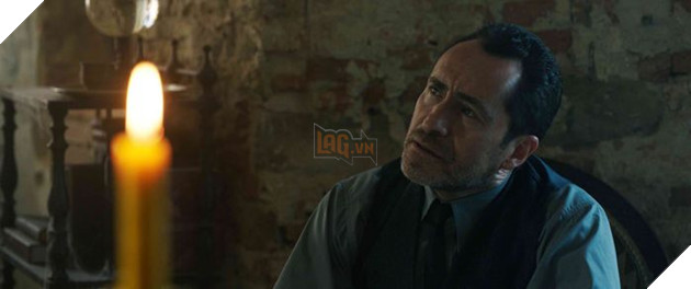 
Nhân vật Cha Burke