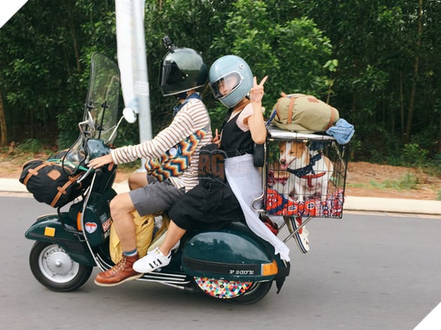 Ch&#224;ng trai S&#224;i G&#242;n chế lồng tr&#234;n xe Vespa cho th&#250; cưng đi &quot;phượt&quot; đ&#227; đời - Ảnh 1.