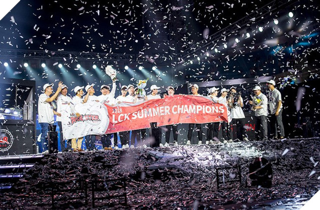 LMHT: Vô địch LCK mùa Hè 2018, ngôi sao trẻ đường giữa của KT Rolster bắt đầu muốn vượt qua cả Faker - Ảnh 2.