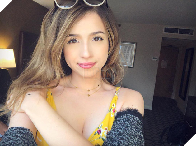 Ngắm nhan sắc xuất thần của nữ streamer xinh đẹp như búp bê, lại còn chơi LMHT giỏi chẳng kém gì phái mạnh - Ảnh 5.