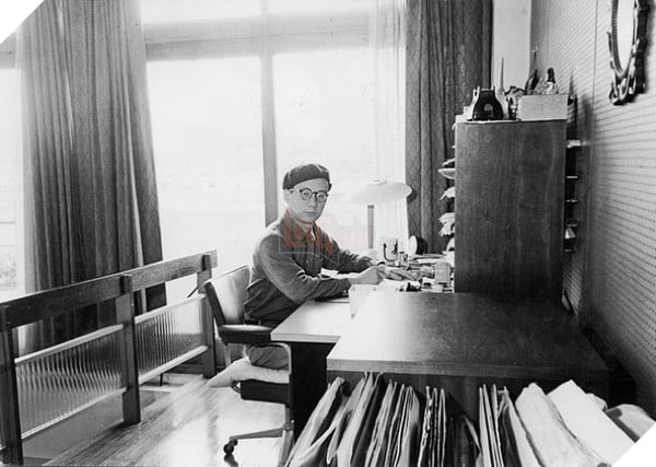 Ghé thăm nơi làm việc của các mangaka nổi tiếng, trông chỗ của tác giả One Piece mà cạn lời - Ảnh 2.