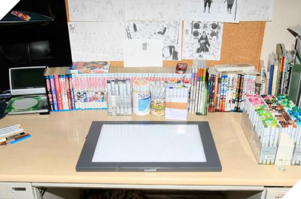 Ghé thăm nơi làm việc của các mangaka nổi tiếng, trông chỗ của tác giả One Piece mà cạn lời - Ảnh 11.