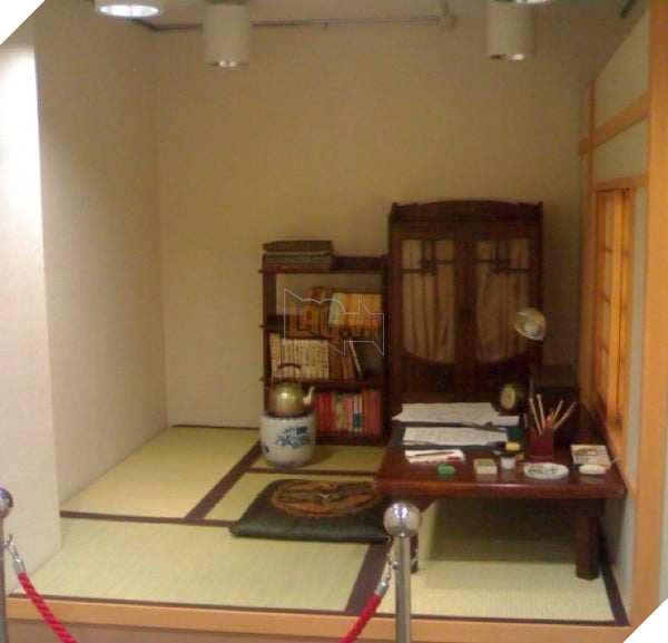 Ghé thăm nơi làm việc của các mangaka nổi tiếng, trông chỗ của tác giả One Piece mà cạn lời - Ảnh 9.