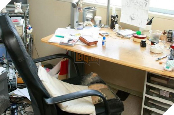 Ghé thăm nơi làm việc của các mangaka nổi tiếng, trông chỗ của tác giả One Piece mà cạn lời - Ảnh 10.