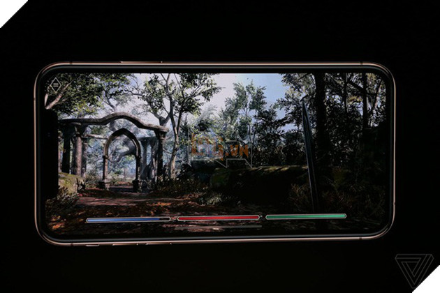 iPhone XS Max dùng The Elder Scrolls để khai chiến với Fornite trên Galaxy Note9 - Ảnh 4.
