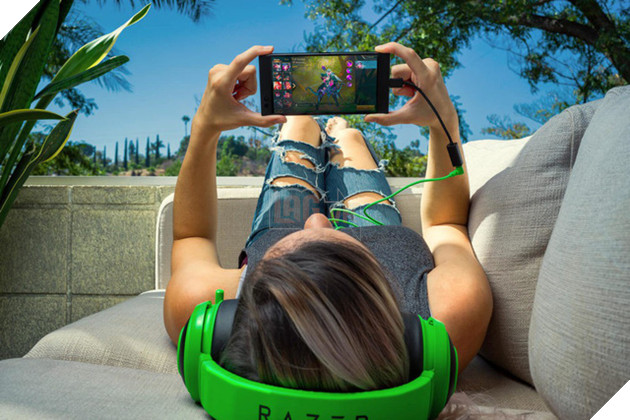 Razer Phone 2 rò rỉ những thông tin chi tiết: Cấu hình mạnh, thiết kế không khác biệt nhiều - Ảnh 1.