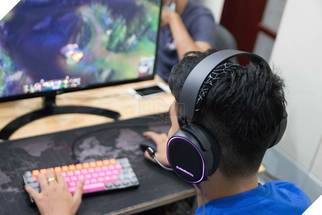 Đánh giá Steelseries Arctis 5: Tai nghe chơi game tốt nhất trong tầm giá 2,5 triệu 12
