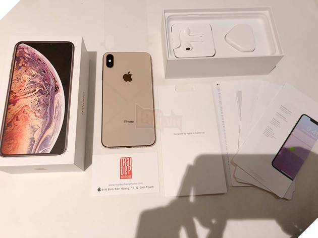 Cận cảnh đợt iPhone XS Max Gold 256GB đầu tiên cập bến tại Việt Nam 8