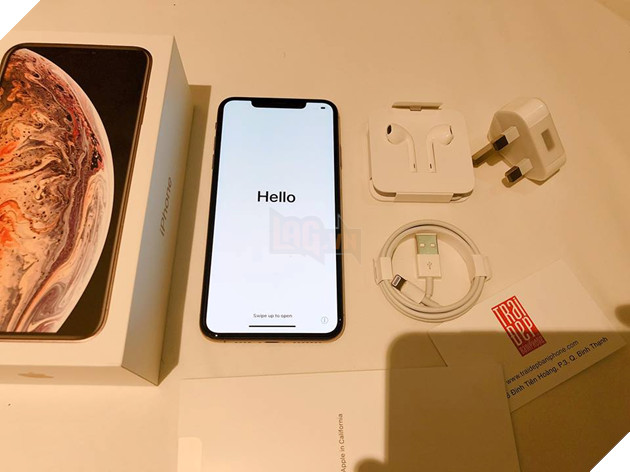 Cận cảnh đợt iPhone XS Max Gold 256GB đầu tiên cập bến tại Việt Nam 3