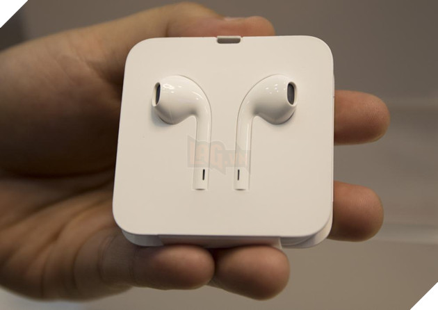 Trải nghiệm nhanh iPhone Xs Max Silver 256GB đầu tiên tại Việt Nam 9