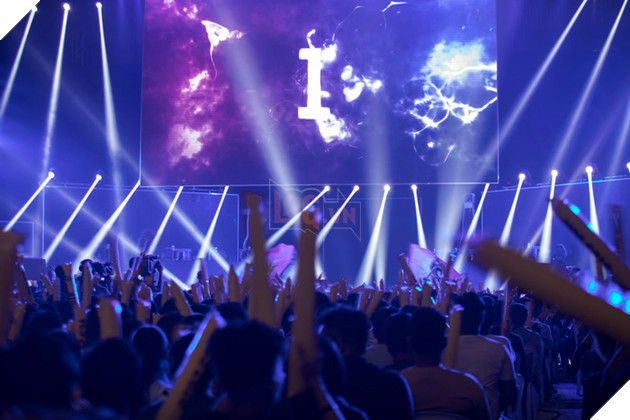 Toàn cảnh trận Chung Kết VCS Mùa Hè 2018 - Hào hứng chào mừng Phong Vũ Buffalo với tấm vé CKTG 17