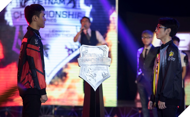 Toàn cảnh trận Chung Kết VCS Mùa Hè 2018 - Hào hứng chào mừng Phong Vũ Buffalo với tấm vé CKTG 19