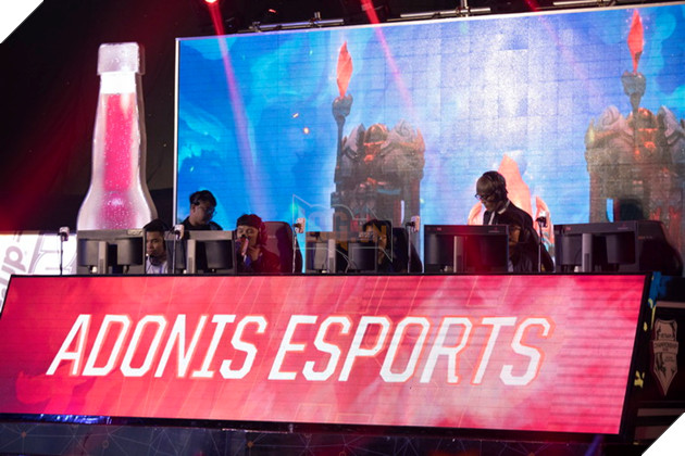 Toàn cảnh trận Chung Kết VCS Mùa Hè 2018 - Hào hứng chào mừng Phong Vũ Buffalo với tấm vé CKTG 22