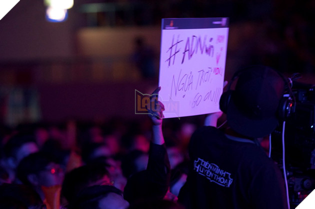 Toàn cảnh trận Chung Kết VCS Mùa Hè 2018 - Hào hứng chào mừng Phong Vũ Buffalo với tấm vé CKTG 29