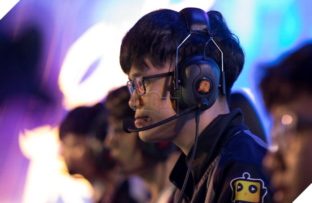 Toàn cảnh trận Chung Kết VCS Mùa Hè 2018 - Hào hứng chào mừng Phong Vũ Buffalo với tấm vé CKTG 34