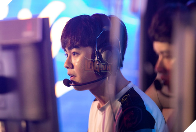 Toàn cảnh trận Chung Kết VCS Mùa Hè 2018 - Hào hứng chào mừng Phong Vũ Buffalo với tấm vé CKTG 37