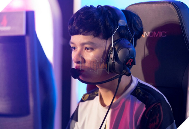 Toàn cảnh trận Chung Kết VCS Mùa Hè 2018 - Hào hứng chào mừng Phong Vũ Buffalo với tấm vé CKTG 38