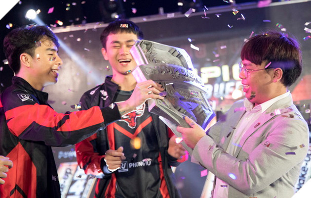 Toàn cảnh trận Chung Kết VCS Mùa Hè 2018 - Hào hứng chào mừng Phong Vũ Buffalo với tấm vé CKTG 54