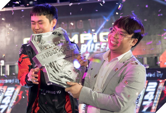Toàn cảnh trận Chung Kết VCS Mùa Hè 2018 - Hào hứng chào mừng Phong Vũ Buffalo với tấm vé CKTG 55