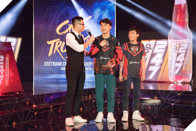 Toàn cảnh trận Chung Kết VCS Mùa Hè 2018 - Hào hứng chào mừng Phong Vũ Buffalo với tấm vé CKTG 59