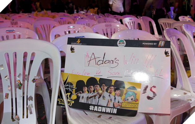 Toàn cảnh trận Chung Kết VCS Mùa Hè 2018 - Hào hứng chào mừng Phong Vũ Buffalo với tấm vé CKTG 63