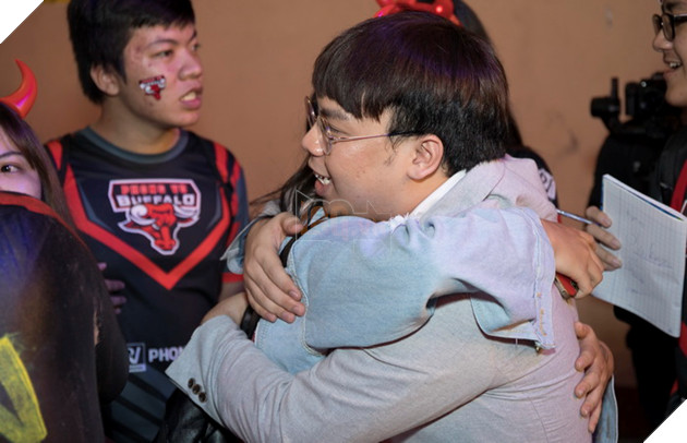 Toàn cảnh trận Chung Kết VCS Mùa Hè 2018 - Hào hứng chào mừng Phong Vũ Buffalo với tấm vé CKTG 68