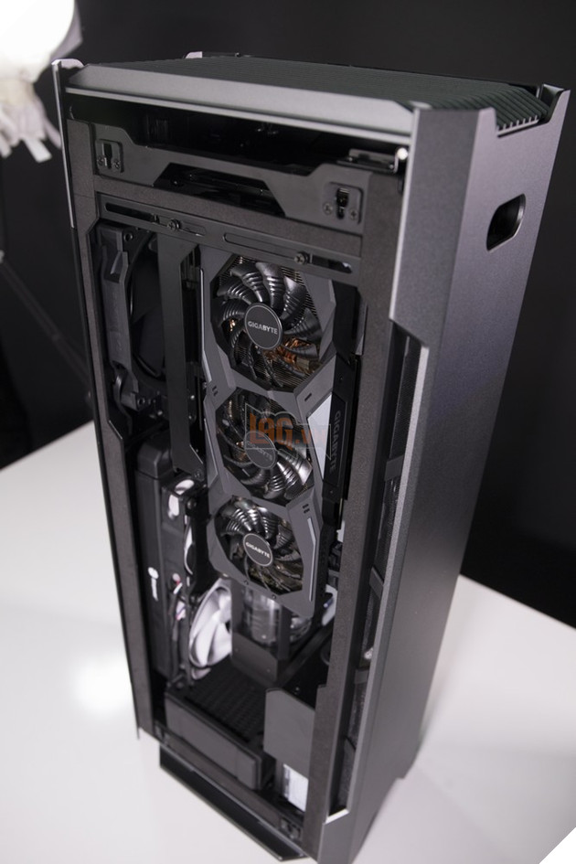 Trên tay nhanh Gigabyte RTX 2080 Gaming OC 8GB - Chiếc RTX 2080 rẻ nhất giá chỉ 26 củ  24