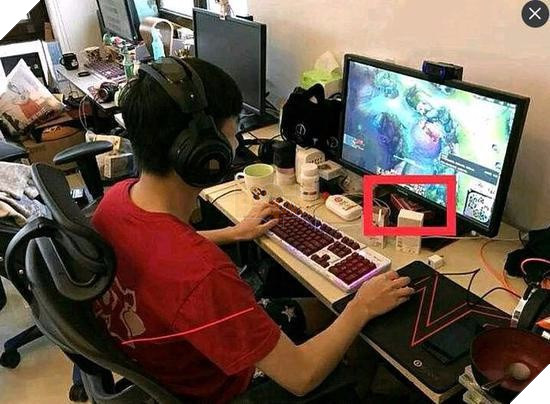 Nạn nhân ưa thích của SofM - WE Condi dính scandal phản bội người yêu và dẫn gái lạ về phòng khi đang đánh CKTG 2017 - Ảnh 4.