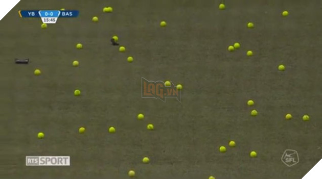 Câu lạc bộ bỏ bóng đá đi đầu tư cho esport, fan ruột ném cả gamepad để phản đối - Ảnh 3.