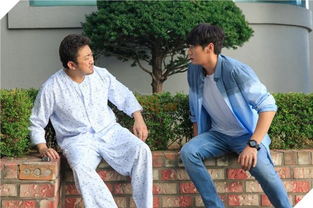 Bạn Ma Phiền Toái - Bộ phim ma dành cho những người ... sợ ma 2