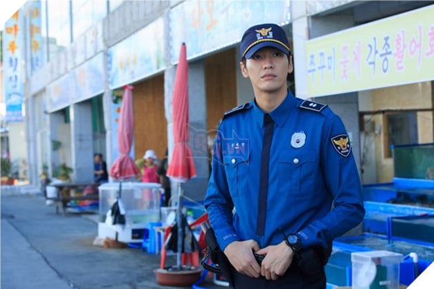 Bạn Ma Phiền Toái - Bộ phim ma dành cho những người ... sợ ma 4