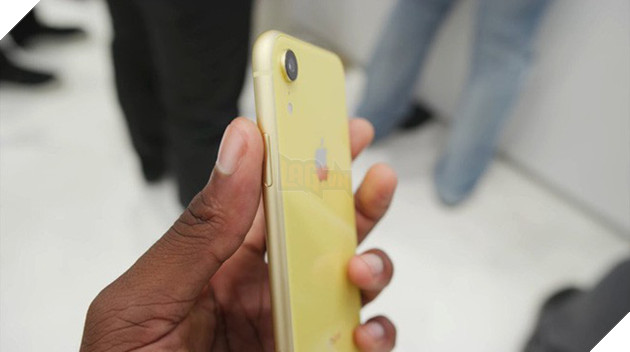 Soi kỹ từng màu của XR, mẫu iPhone dự kiến bán chạy hơn cả XS và XS Max - Ảnh 15. Soi kỹ từng màu của XR, mẫu iPhone dự kiến bán chạy hơn cả XS và XS Max - Ảnh 15.