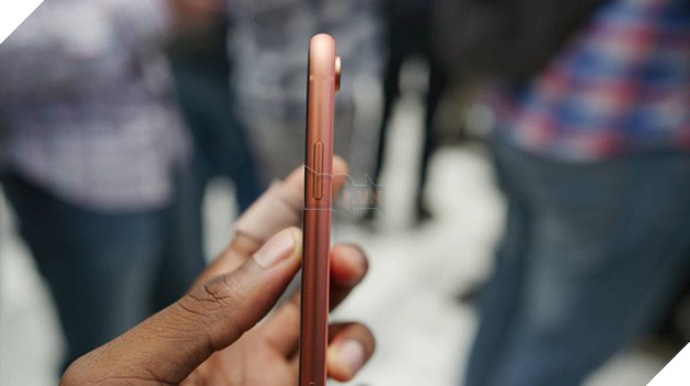 Soi kỹ từng màu của XR, mẫu iPhone dự kiến bán chạy hơn cả XS và XS Max - Ảnh 20. Soi kỹ từng màu của XR, mẫu iPhone dự kiến bán chạy hơn cả XS và XS Max - Ảnh 20.