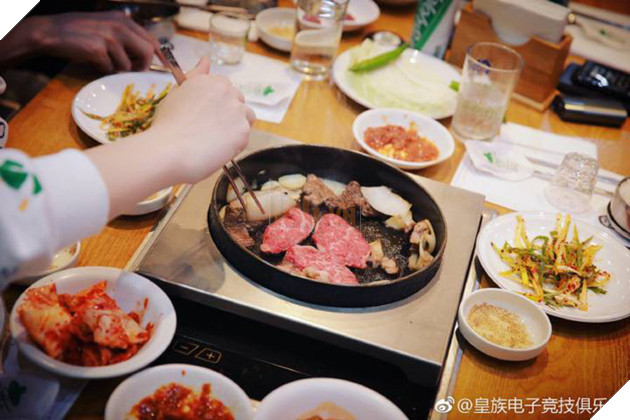 LMHT: RNG - đặc biệt là Uzi hạnh phúc khi được Mata mời đi ăn thịt nướng tại Hàn Quốc - Ảnh 3.