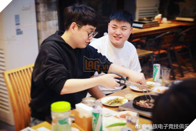 LMHT: RNG - đặc biệt là Uzi hạnh phúc khi được Mata mời đi ăn thịt nướng tại Hàn Quốc - Ảnh 4.