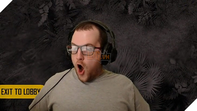 PUBG: Mot minh can ca team dich nhung streamer van bi mat Chicken Dinner do loi game PUBG: Một mình cân cả team địch nhưng streamer vẫn bị mất Chicken Dinner do lỗi game