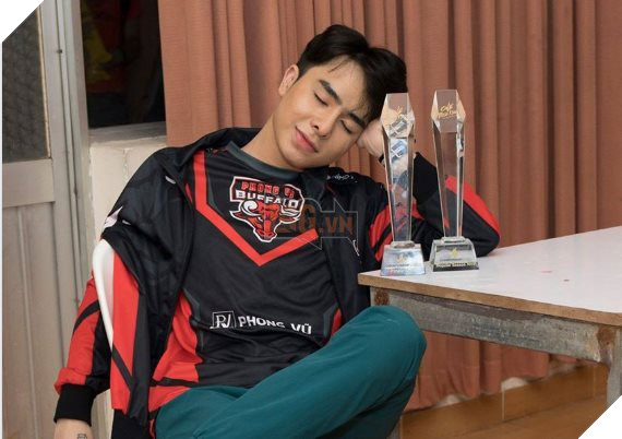 Chính nhà sáng lập của Riot Games cũng thừa nhận Zeros là một trong những tuyển thủ đáng xem nhất CKTG 2018 - Ảnh 3. Chính nhà sáng lập của Riot Games cũng thừa nhận Zeros là một trong những tuyển thủ đáng xem nhất CKTG 2018 - Ảnh 3.