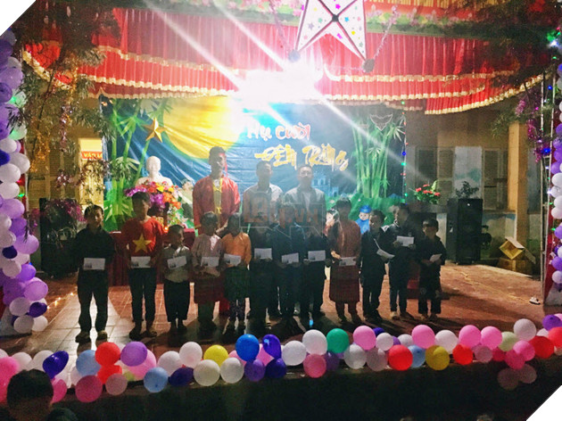 CrossFire Legends: Clan Lang Vu Dai to chuc buoi tu thien “Nu Cuoi Dem Trang” cho tre em ngheo Ha Giang 13 CrossFire Legends: Clan Làng Vũ Đại tổ chức buổi từ thiện “Nụ Cười Đêm Trăng” cho trẻ em nghèo Hà Giang 13