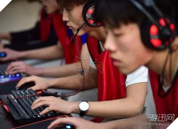 Thực trạng các trường đào tạo Game thủ tại Trung Quốc: Sinh viên chỉ tập trung học game mình thích, ngồi lì trên máy tính 11 tiếng/ ngày - Ảnh 3. Thực trạng các trường đào tạo Game thủ tại Trung Quốc: Sinh viên chỉ tập trung học game mình thích, ngồi lì trên máy tính 11 tiếng/ ngày - Ảnh 3.