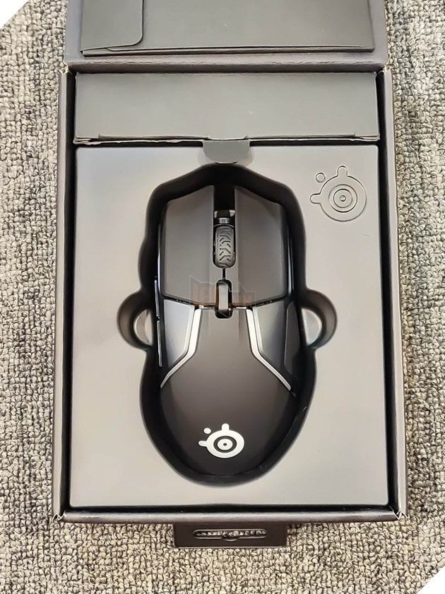 Tren tay nhanh Steelseries Rival 650 Wireless: Phien ban nang cap khong day cua Rival 600 5 Trên tay nhanh Steelseries Rival 650 Wireless: Phiên bản nâng cấp không dây của Rival 600 5